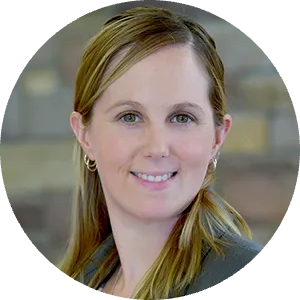 Christine Kelly cropped circle image.