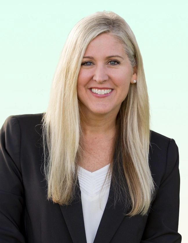 Headshot of Maggie Leen